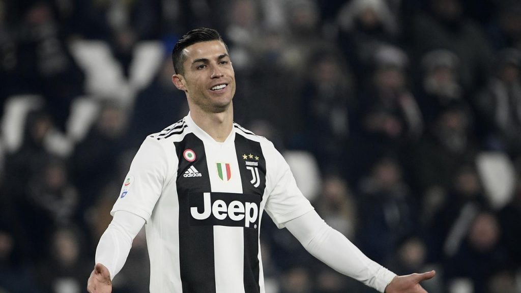 Gelandang asal Juventus, Federico Bernardeschi mengaku bahwa dirinya sangat banyak belajar semenjak kehadiran Cristiano Ronaldo